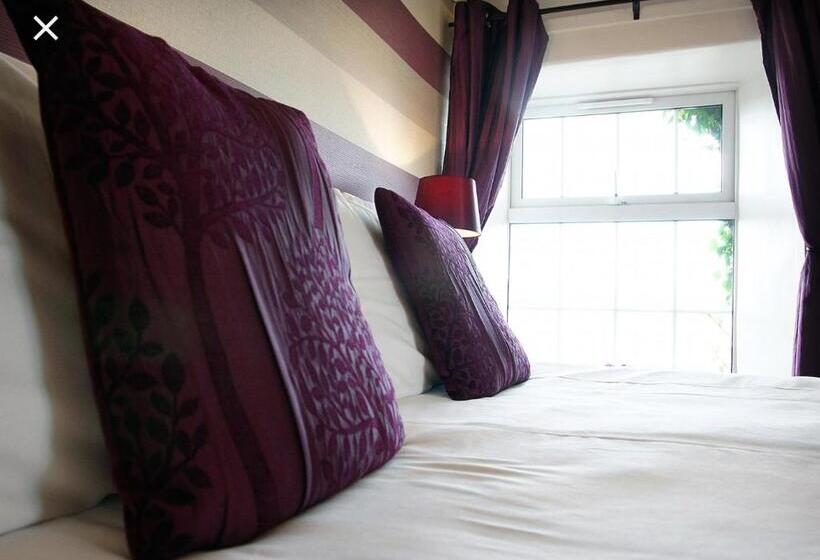 Отель The Manor House Inn