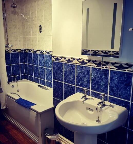 Отель The Manor House Inn