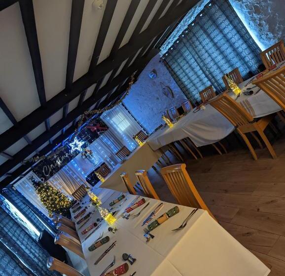 Отель The Manor House Inn