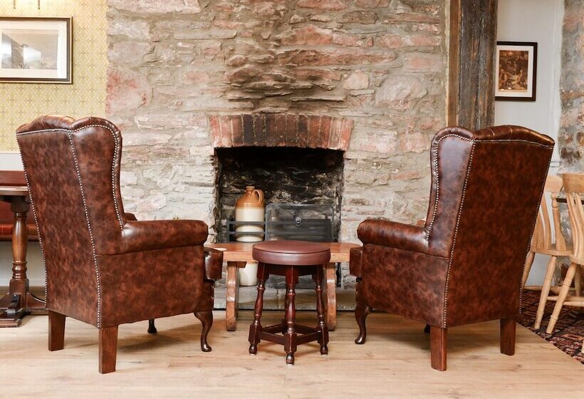 בית מלון כפרי The Old Inn