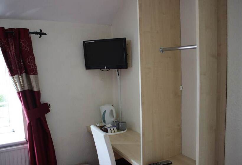 호텔 The Plough Inn