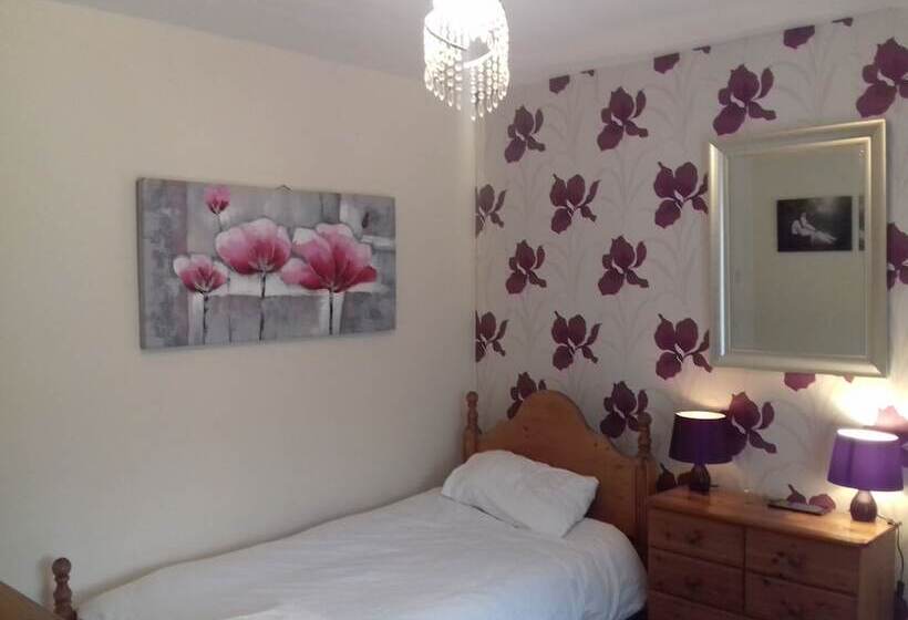 בית מלון כפרי The Railway Inn