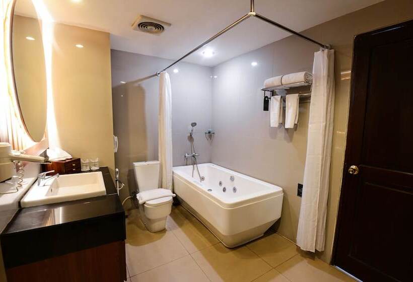 בית מלון כפרי The Rich Jogja