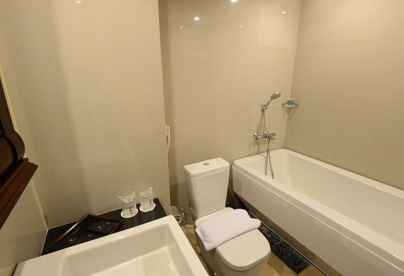 בית מלון כפרי The Rich Jogja