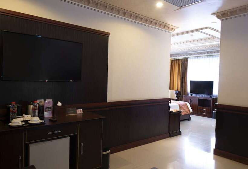 בית מלון כפרי The Rich Jogja