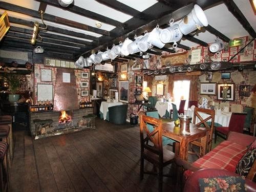 호텔 The Three Acres Inn & Restaurant