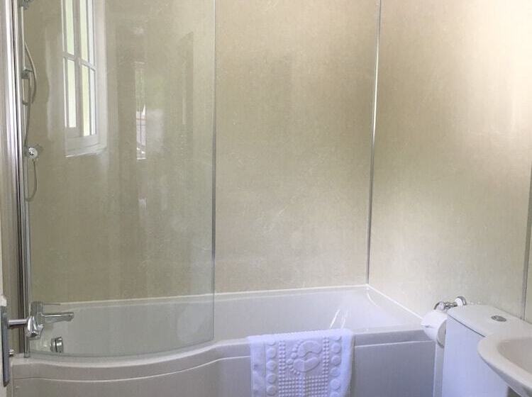 בית מלון כפרי The Waterwheel