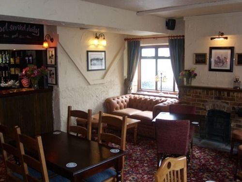 Отель The Windsor Trooper Pub & Inn