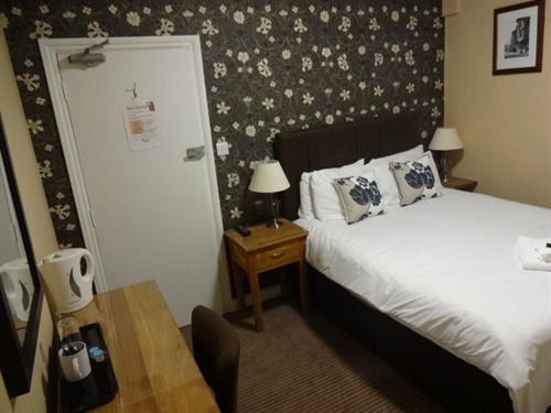 Отель The Windsor Trooper Pub & Inn