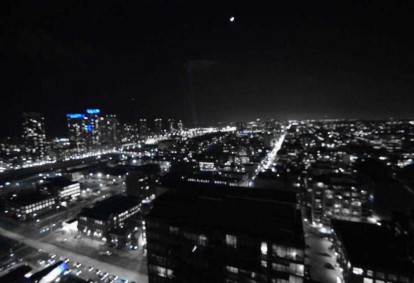 فندق Toronto Escape - The Diamond Suite