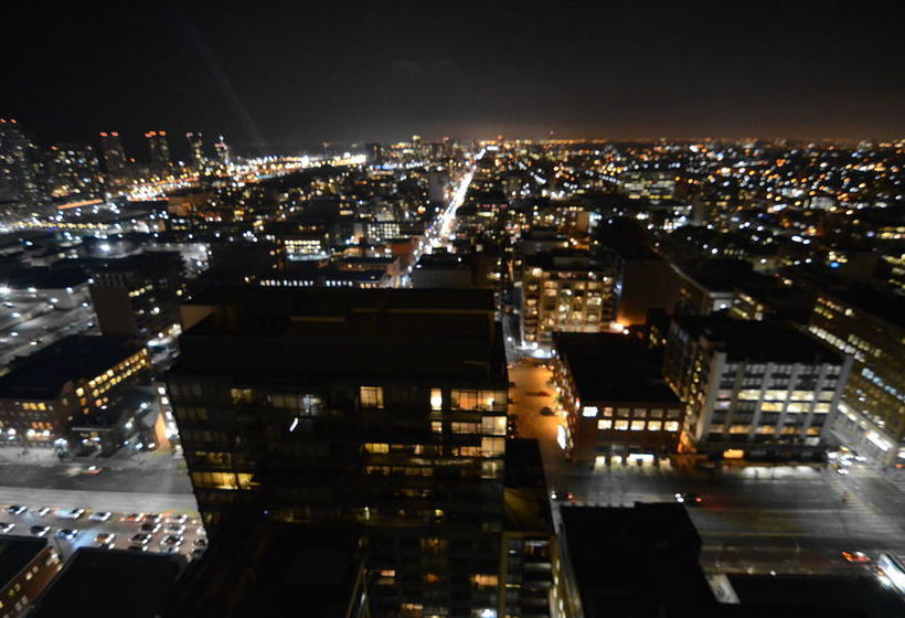 فندق Toronto Escape - The Diamond Suite