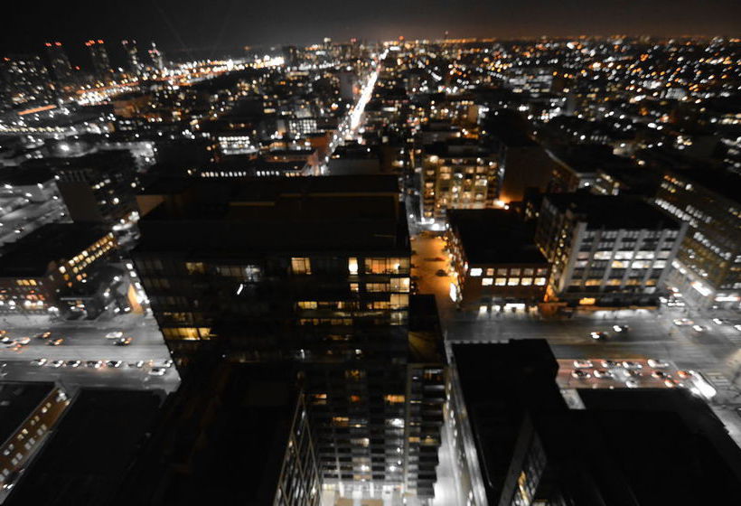 فندق Toronto Escape - The Diamond Suite