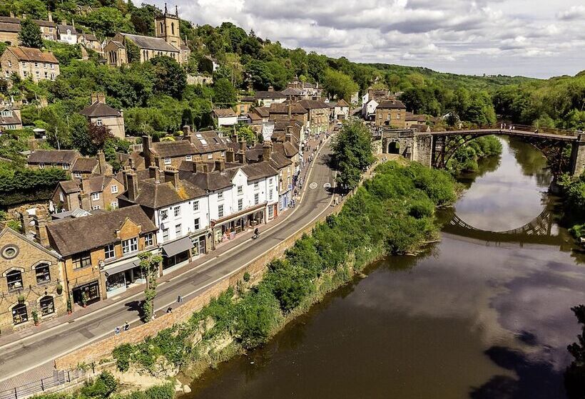 Ironbridge View Townhouse