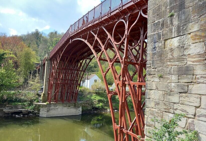 Ironbridge View Townhouse