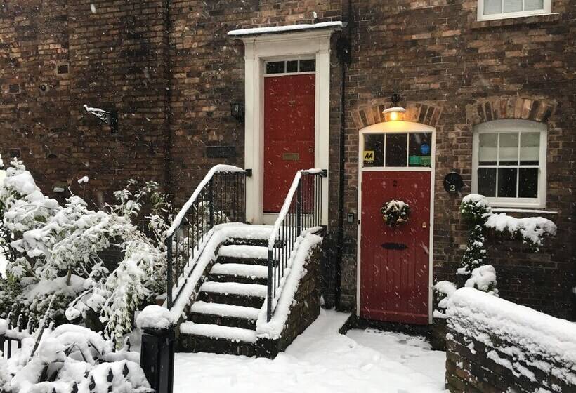 Ironbridge View Townhouse