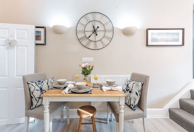 Ironbridge View Townhouse