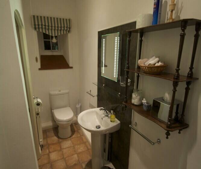 Lea House Bed And Breakfast