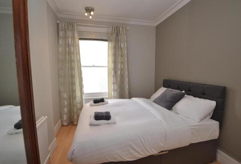 11a Hyde Park Mansions