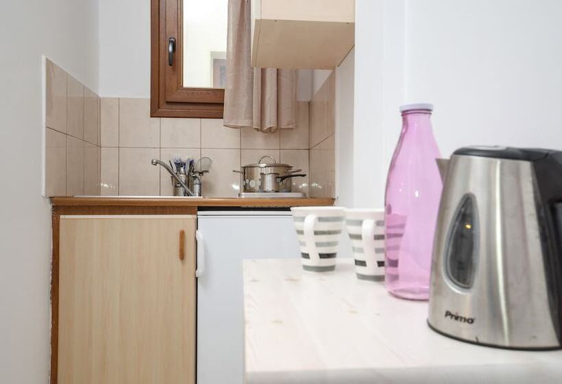 Panormos Hotel And Studios