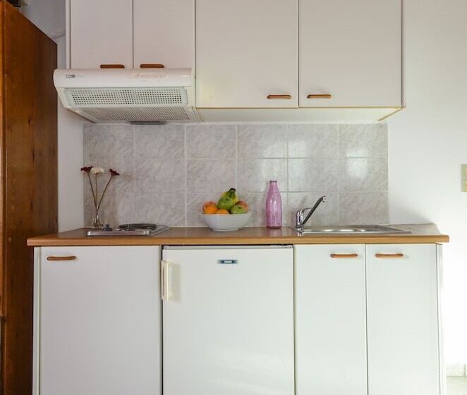 Panormos Hotel And Studios