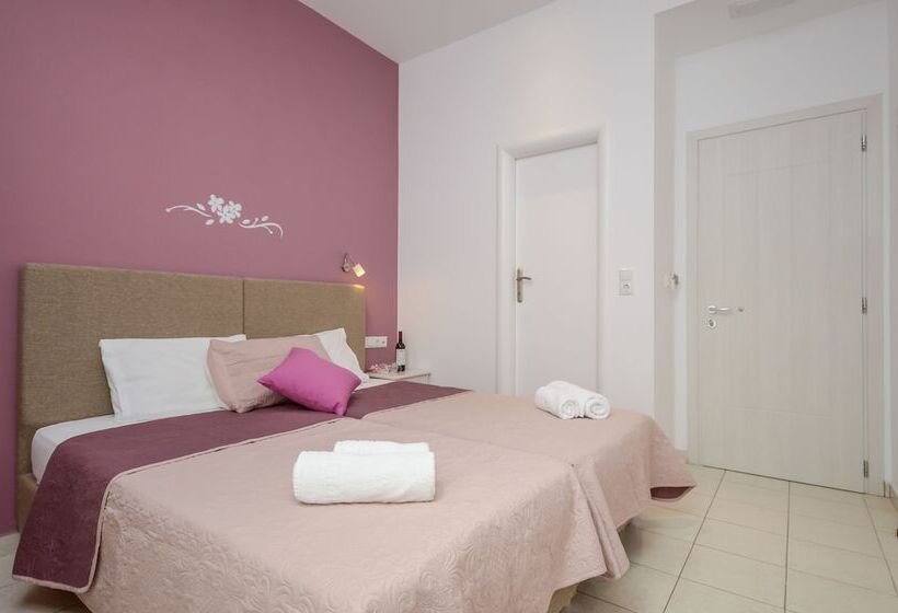 Panormos Hotel And Studios