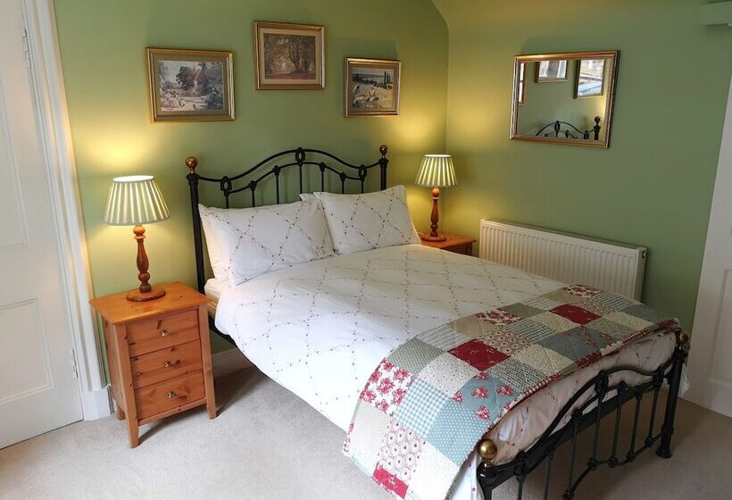 بنسيون Annslea Guest House