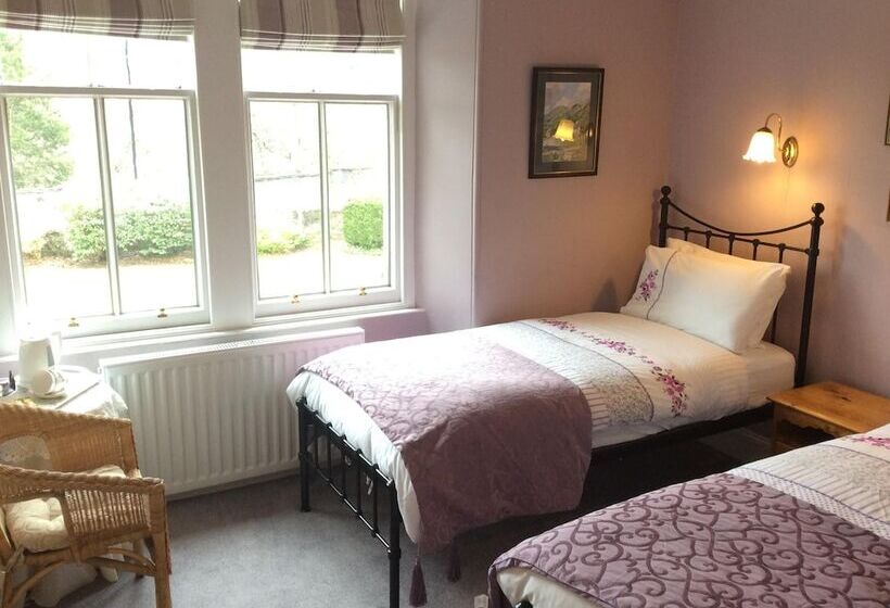 بنسيون Annslea Guest House