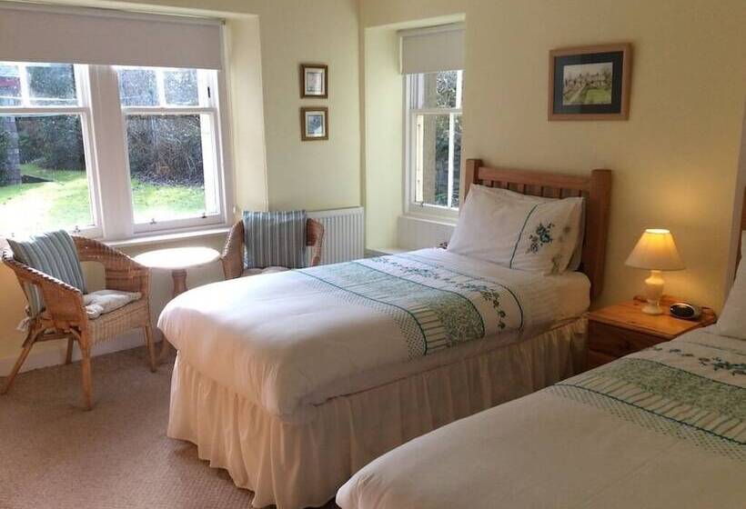 פנסיון Annslea Guest House