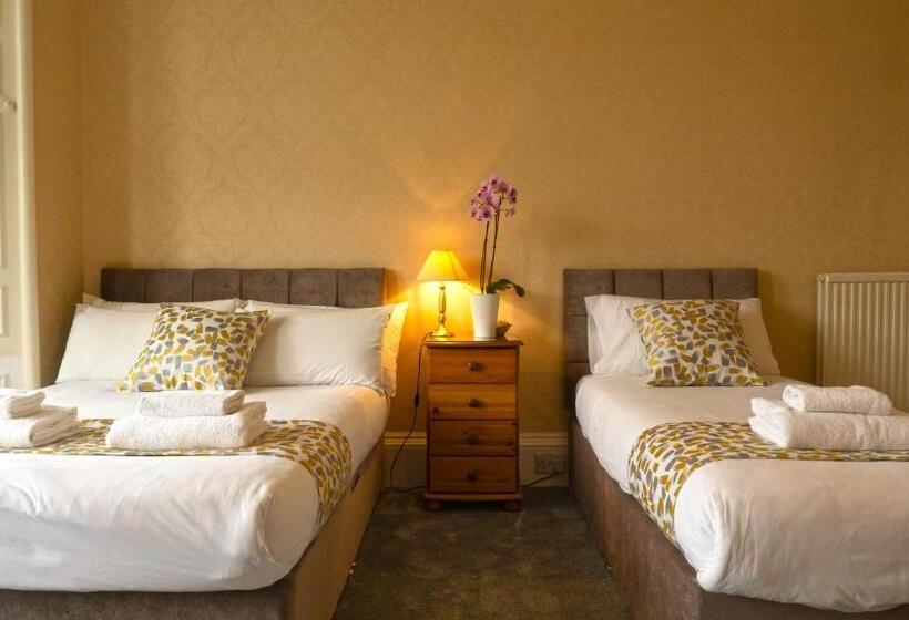 פנסיון Arrandale Guest House