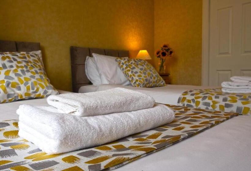 פנסיון Arrandale Guest House