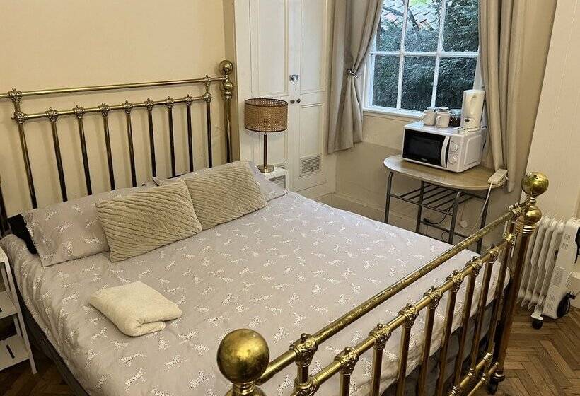 بنسيون Beverley Budget Inn