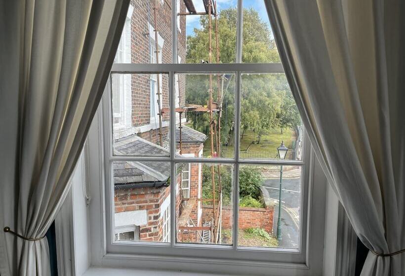 بنسيون Beverley Budget Inn