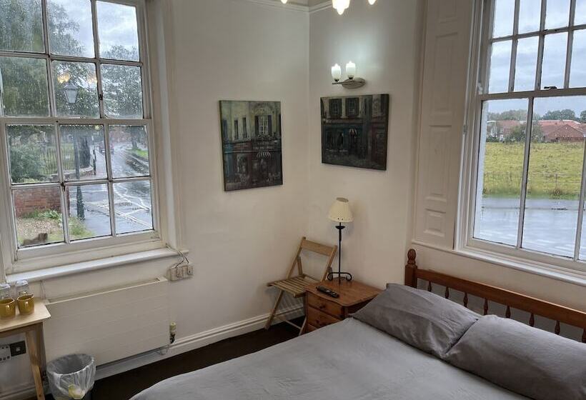 بنسيون Beverley Budget Inn