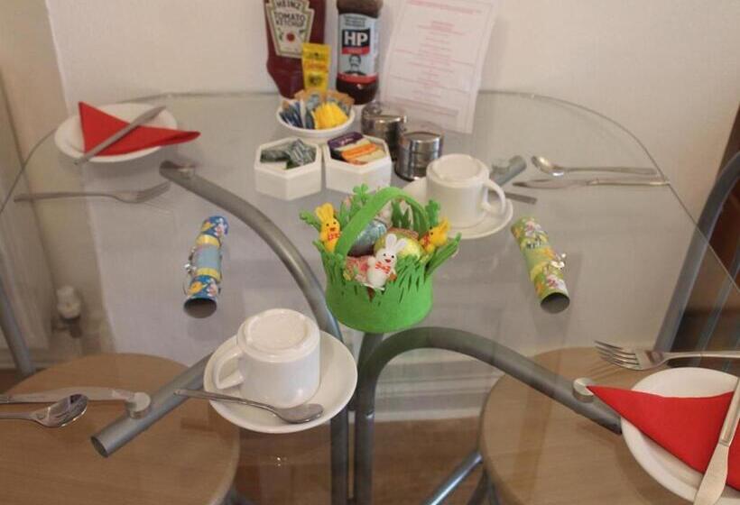 膳宿费 Carnson House