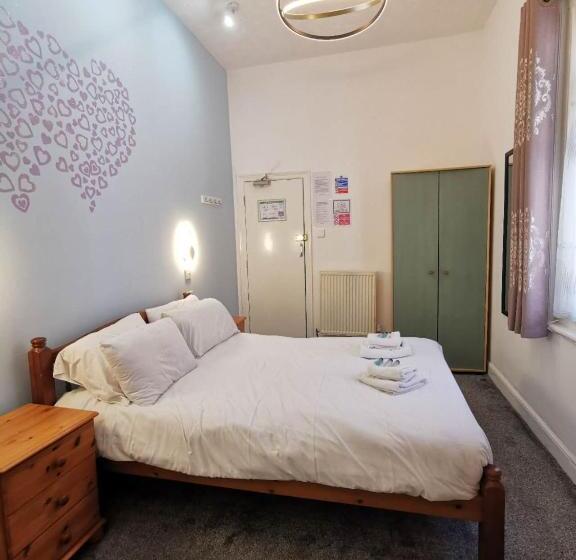 بنسيون Cavendish House