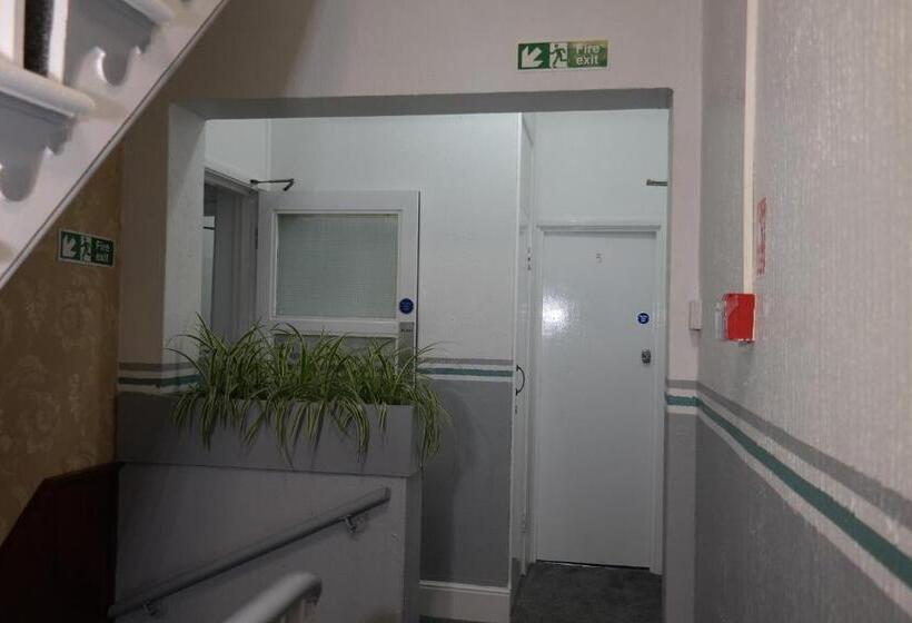 بنسيون Cavendish House