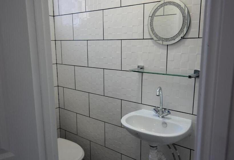 بنسيون Cavendish House