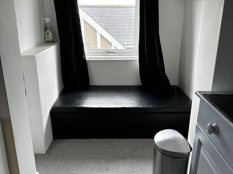 ペンション Headlands  Room Only Accommodation