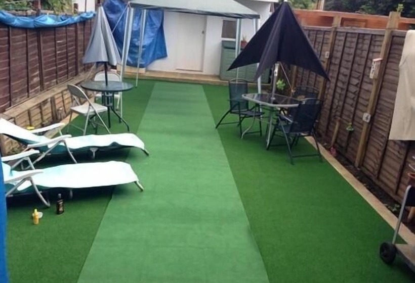 膳宿费 Leslie Road Accommodation