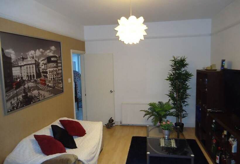 膳宿费 Leslie Road Accommodation