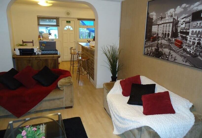 膳宿费 Leslie Road Accommodation