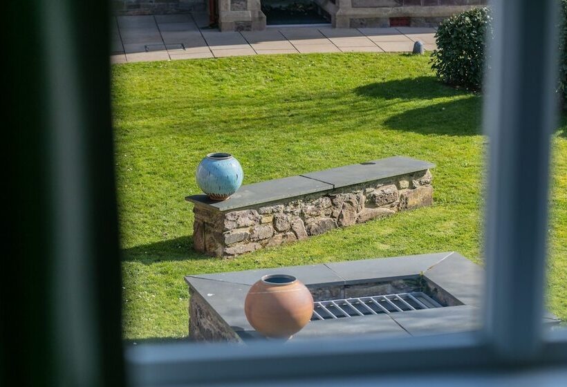 膳宿费 Penrhiw Priory