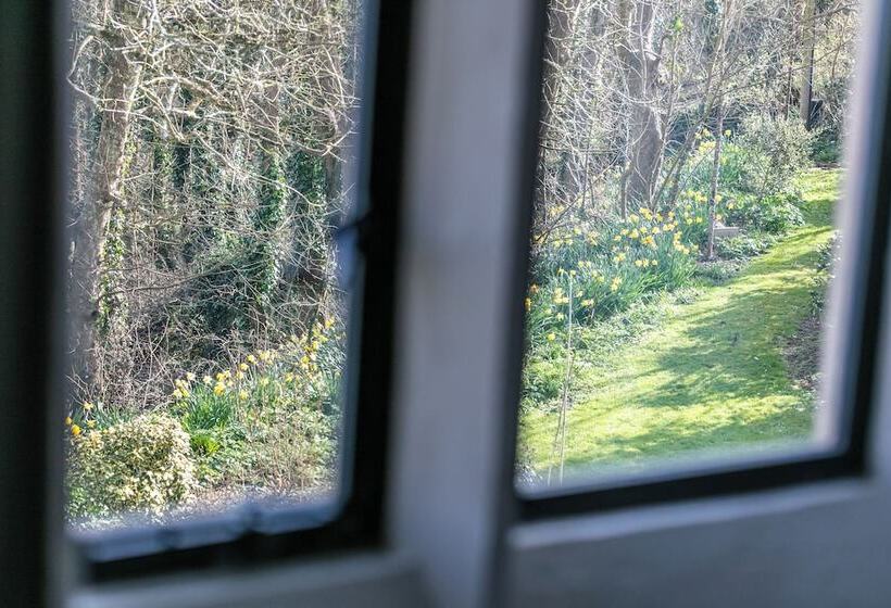 膳宿费 Penrhiw Priory