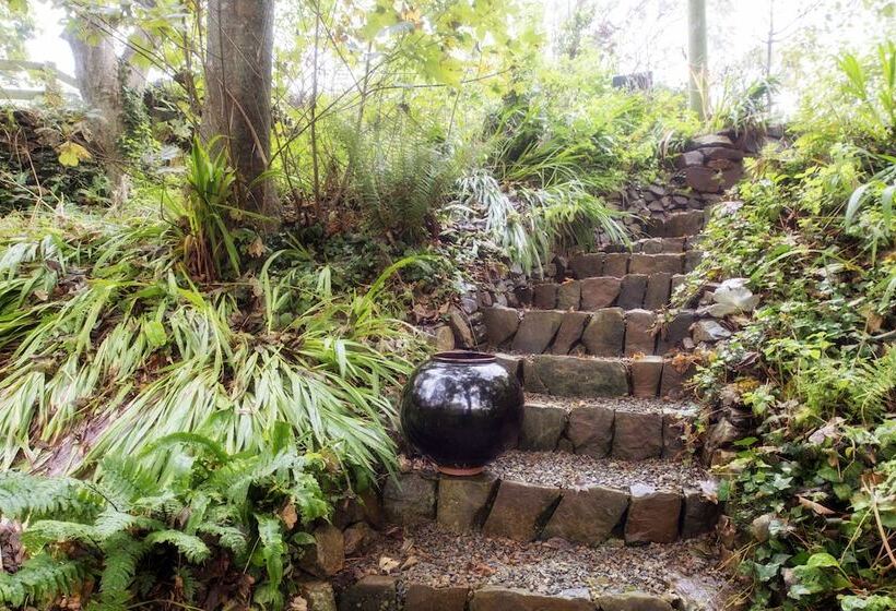 膳宿费 Penrhiw Priory