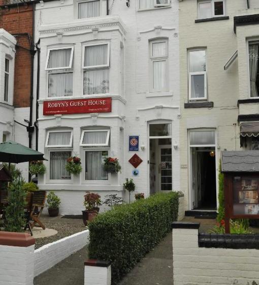 بنسيون Robyn's Guest House