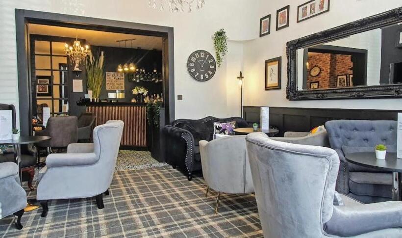 פנסיון The Clifton