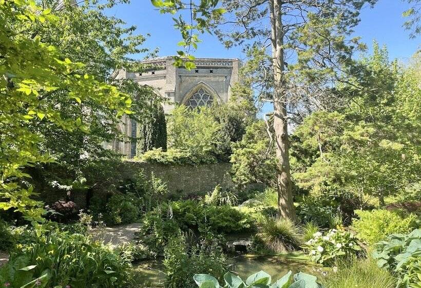 بنسيون The Mount Somerton