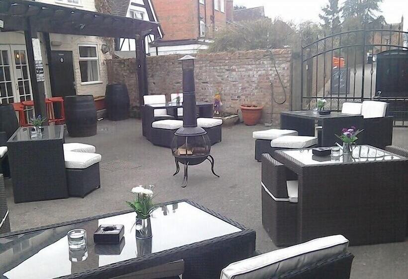 פנסיון The Queens Head