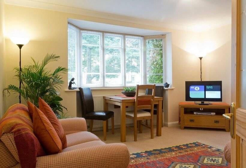 Poplar House Serviced Apartments
