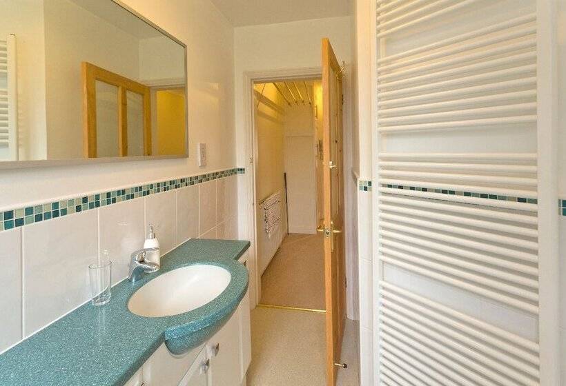 Poplar House Serviced Apartments